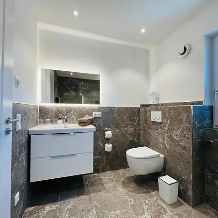 Alpsuites Apartment *