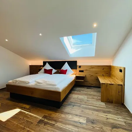 Alpsuites Apartment *
